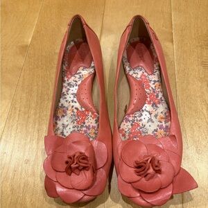 Born salmon pink flats shoes  with flower leather 9
